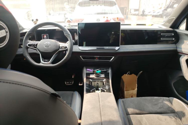 Used Volkswagen Tiguan L 2024 PRO 380TSI Four-Wheel Drive R-Line Prestige Edition
