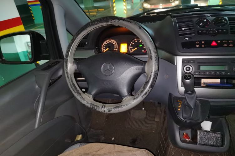 Used Mercedes-Benz Vito 2013 3.0L Elite Edition Steering Wheel