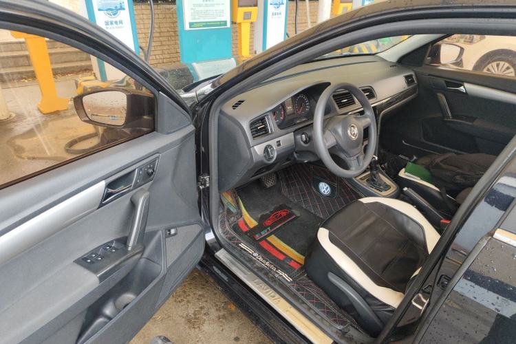 Used Volkswagen Lavida 2013 Revised Classic 1.6L Automatic Fashion Edition Driver Seat