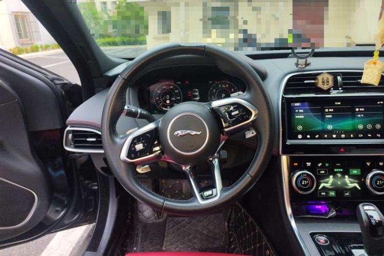 Used Jaguar XEL 2020 2.0T 200 PS R-DYNAMIC S Advanced Sport Edition Steering Wheel