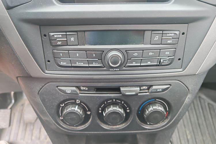 Used Citroen Elysee 2015 Zhishang Edition 1.6L Manual Fashion Model