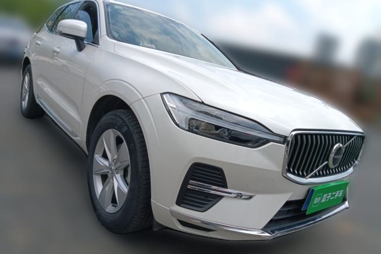 Used Volvo XC60 2022 B5 4x4 Zhiyi Luxury Edition Front Right 45 Deg
