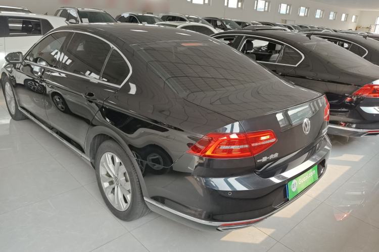 Used Volkswagen Magotan 2018 Facelift 330TSI DSG Luxury Model Rear Left 45 Deg