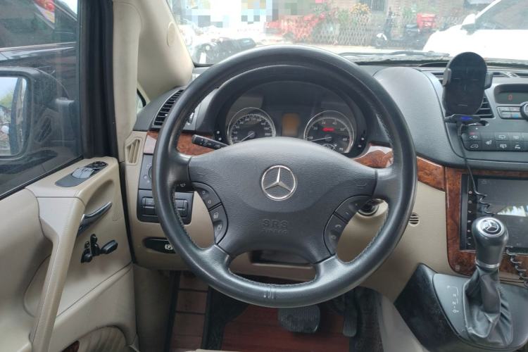 Used Mercedes-Benz Viano 2011 2.5L Navigator Edition
