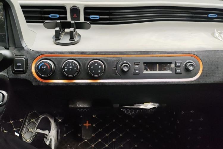 Used Wuling Hongguang MINIEV 2020 Enjoyment Model Lithium Iron Phosphate Interior 2