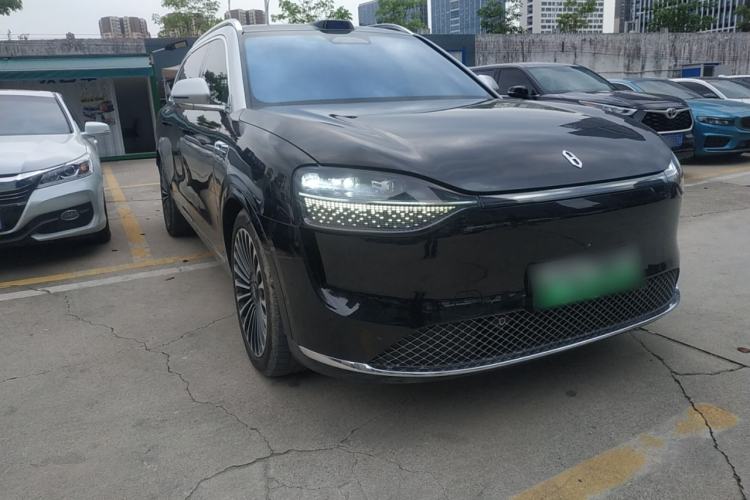 Used Hima AITO M9 2024 All-Electric Ultra Version 100 kWh 5-Seater Model Front Right 45 Deg