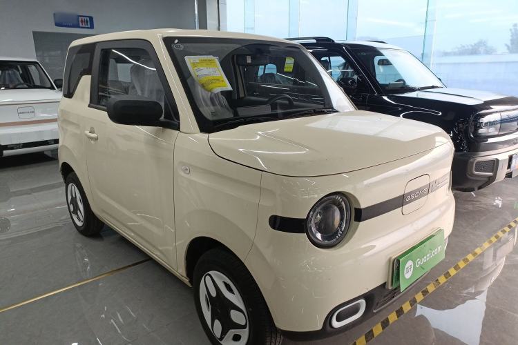 Used Geely Galaxy Panda 2025 210 km – Yuanqi Bear Front Right 45 Deg