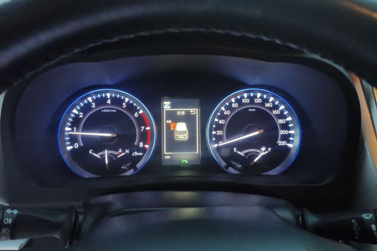 Used Toyota Highlander 2018 2.0T Four-Wheel Drive Luxury Version 7 Seats China VI Standard