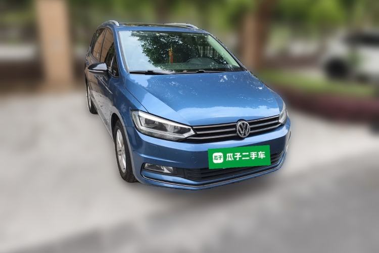 Used Volkswagen Touran 2016 Volkswagen Touran L 280TSI DSG Comfort Edition Front Right 45 Deg