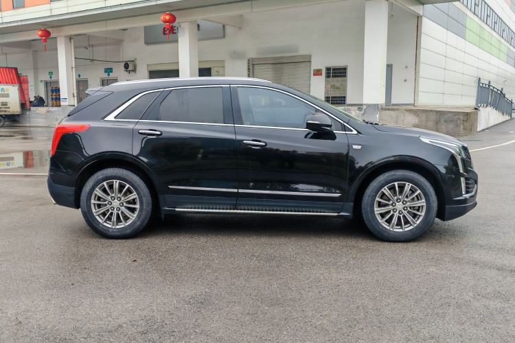 Used Cadillac XT5 2018 25T Luxury Model Exterior 9