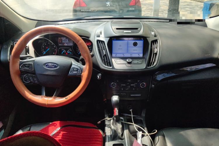 Used Ford Kuga 2017 EcoBoost 180 Two-Wheel-Drive Luxury Wing Edition Center Console