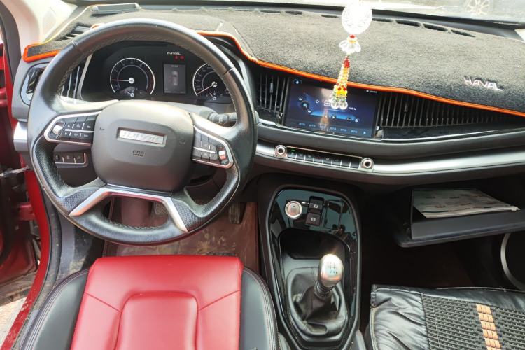 Used Haval H2s 2017 Red-Label 1.5T Manual Elite Model Center Console