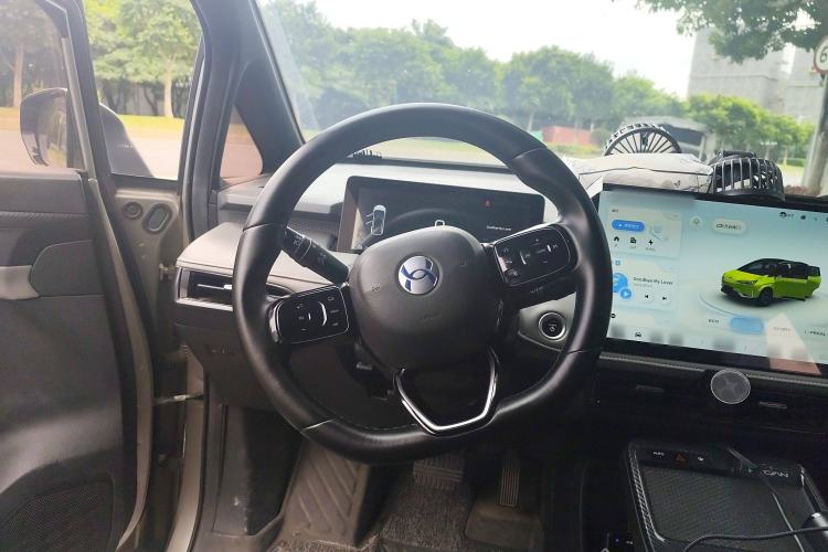 Used Hycan Z03 2022 620 km Range Trendy Cool Version 160 kW 76.8 kWh