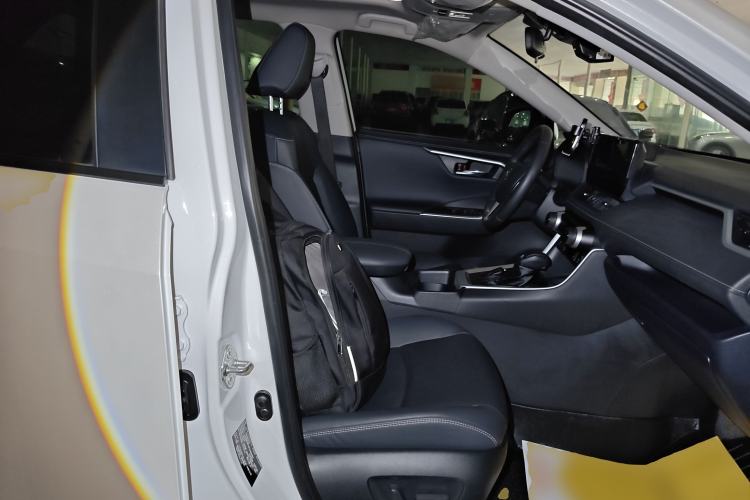 Used Toyota RAV4 2023 2.0L CVT Two-Wheel Drive Fashion Plus Edition
