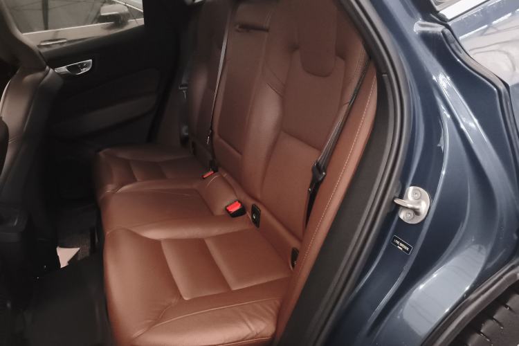 Used Volvo XC60 2023 B5 4x4 Smart Luxury Edition