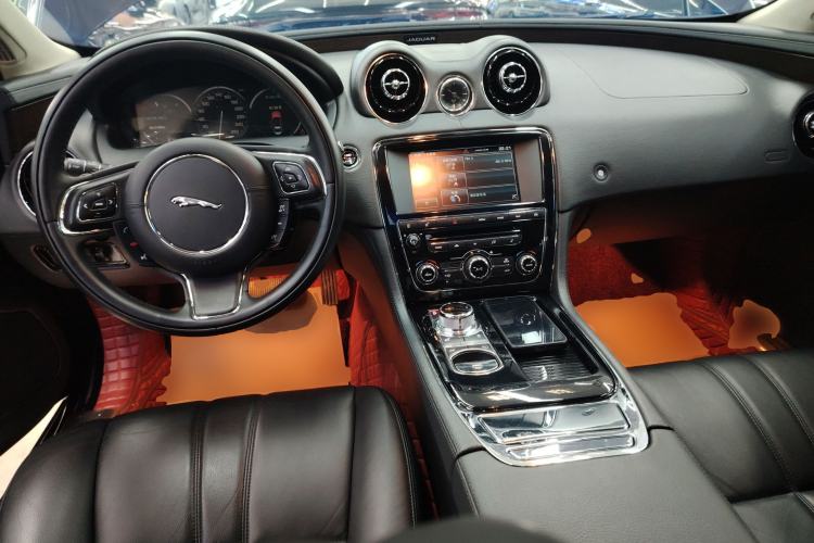 Used Jaguar XJ 2014 XJL 2.0T Two-Wheel-Drive Elegant Business Edition
