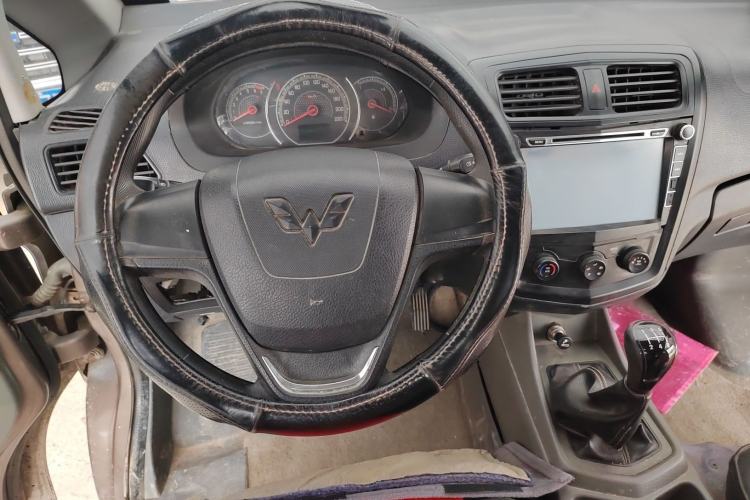 Used Wuling Zhengcheng 2015 1.8L Comfort Model LJ479QE2