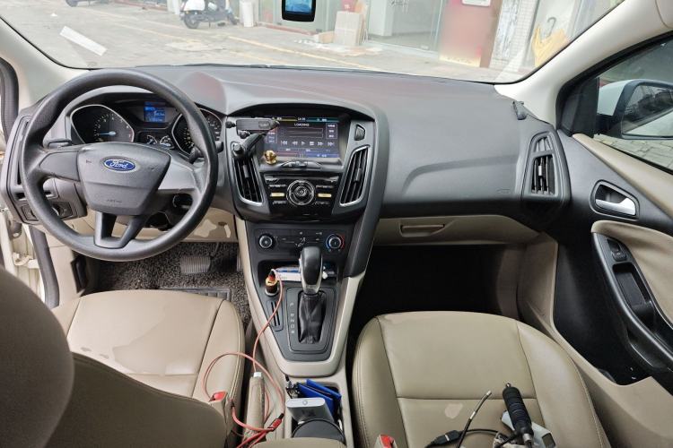 Used Ford Focus 2015 Sedan 1.6L Automatic Comfort Model Center Console