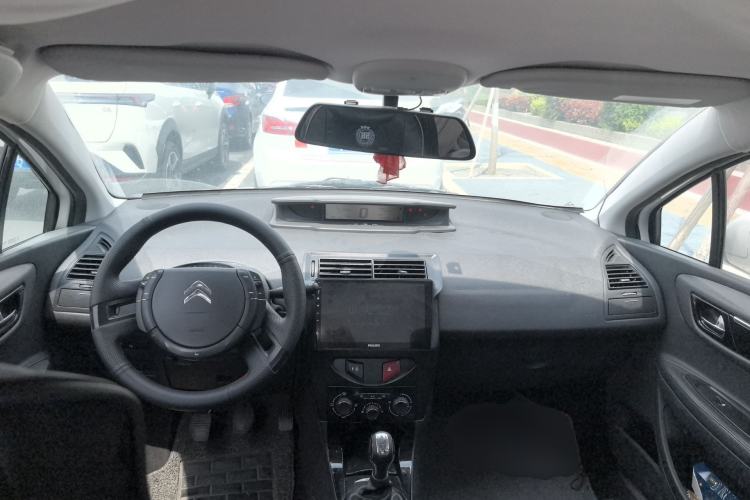 Used Citroen C-Quatre 2014 VTS Version 1.6L Manual - Premium Model Center Console