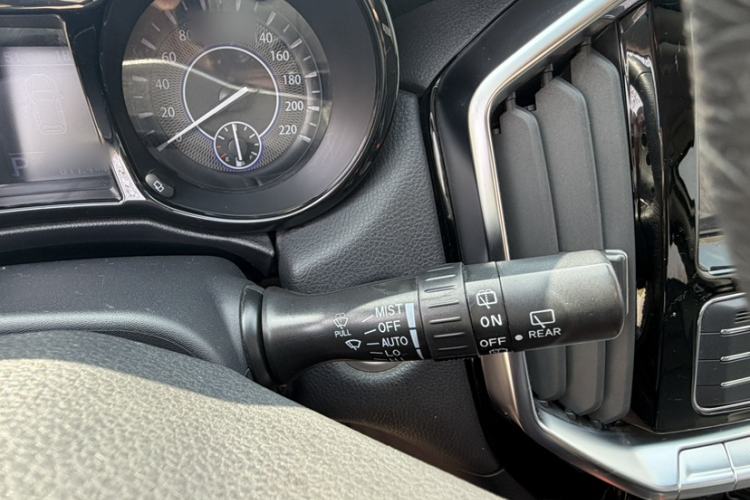 Used JMC Yusheng S350 2016 2.0T Automatic All-Wheel Drive Gasoline Luxury Edition 5 Seats