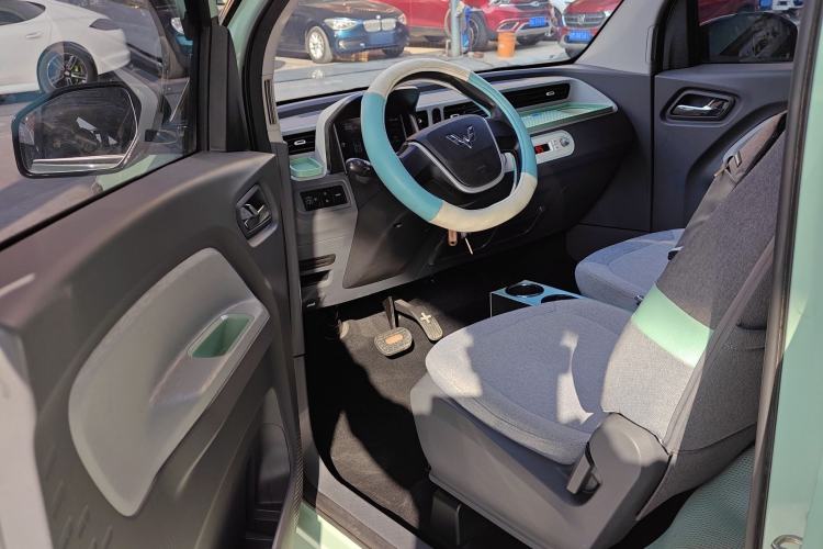 Used Wuling Hongguang MINIEV 2021 Macaron Premium Model – Lithium-NMC Driver Seat