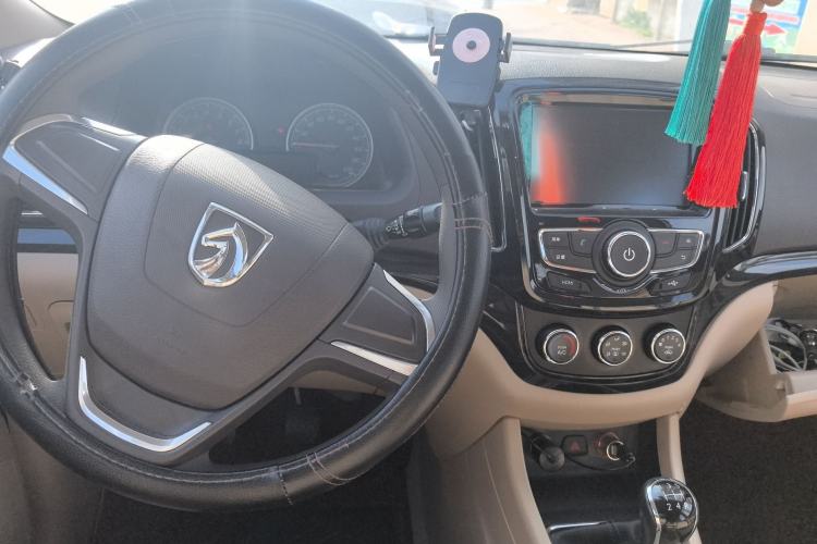 Used Baojun 730 2014 1.5L manual Comfort ESP version 7 seats