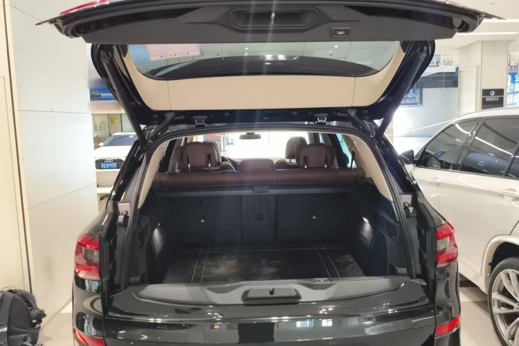 Used BMW X5 2021 xDrive40i M Sport Package Trunk