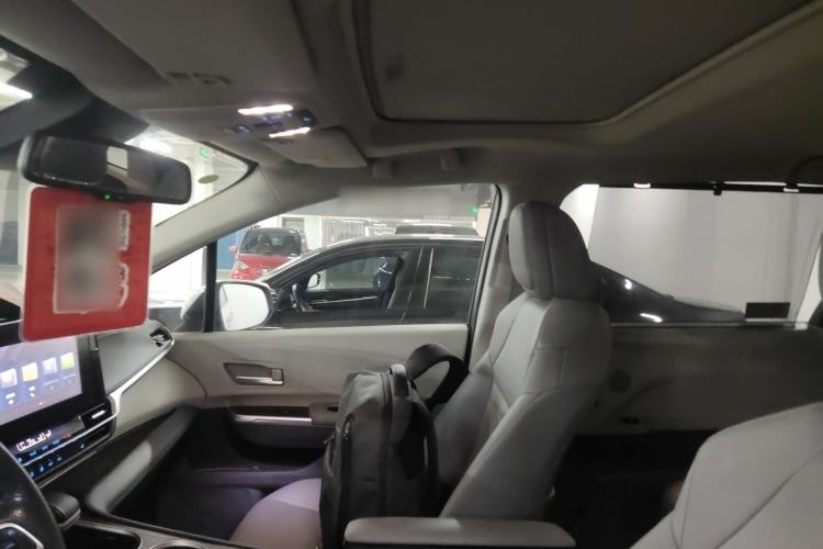 Used Toyota Sienna 2021 2.5L Hybrid Luxury Edition