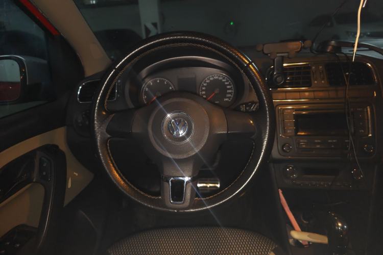 Used Volkswagen Polo 2012 1.6L Cross Polo Automatic Transmission Steering Wheel