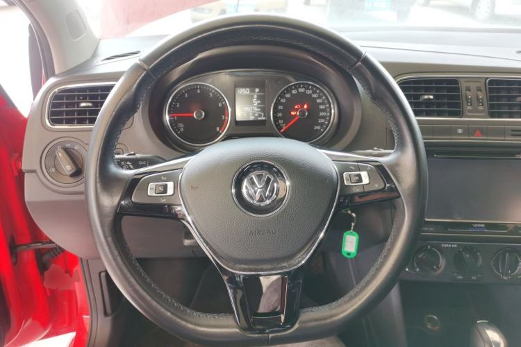 Used Volkswagen Polo 2016 1.6L Automatic Comfort Model