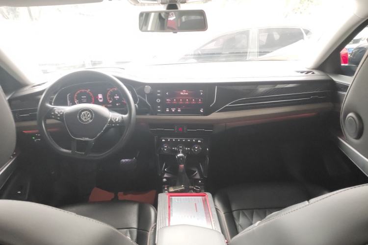 Used Volkswagen Passat 2019 330TSI Luxury Edition China VI Standard
