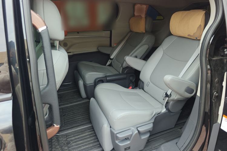 Used Toyota Granvia 2024 2.5L Hybrid Comfort Edition