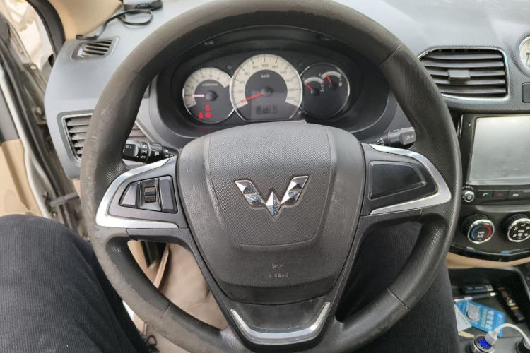 Used Wuling Hongguang 2014 1.5L S Luxury Model