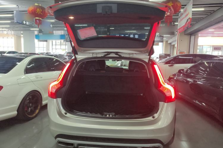 Used Volvo V60 2017 Cross Country T5 AWD China V Standard