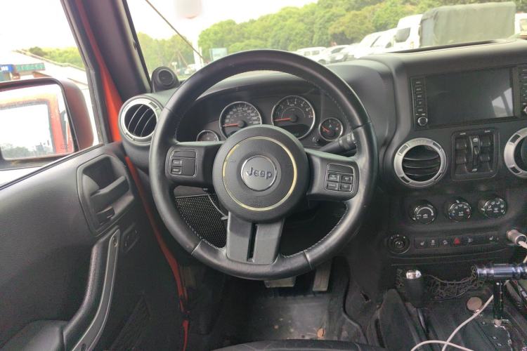 Used Jeep Wrangler 2013 3.6L Sahara Four-Door Edition
