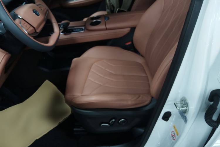 Used CHANGAN UNI-Z New Energy 2024 Blue Whale Smart Electric iDD 125km Excellence Model Left Front Seat