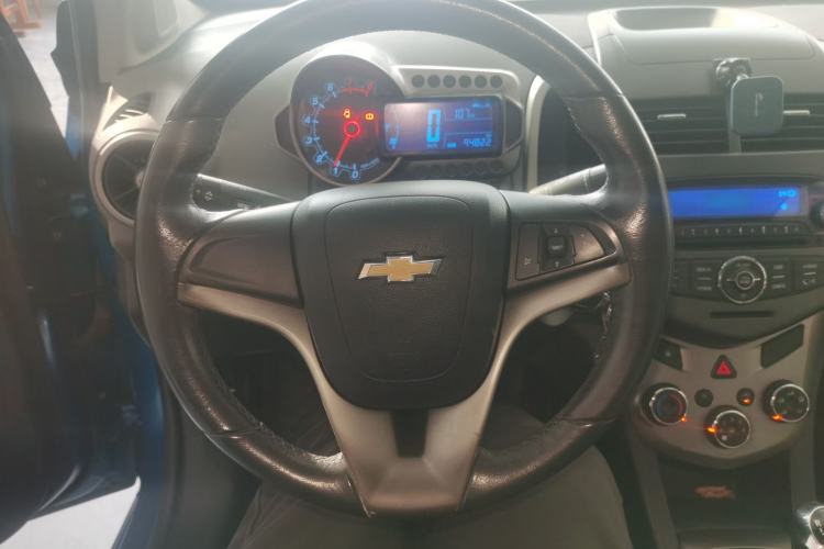 Used Chevrolet Aveo Sonic 2011 Hatchback 1.6L MT SX

