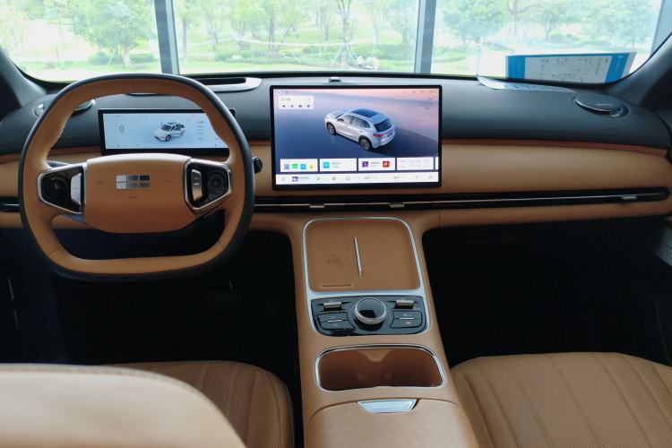 Used Geely Galaxy Xingjian 7 EM-i 2025 120km Flagship Edition Center Console