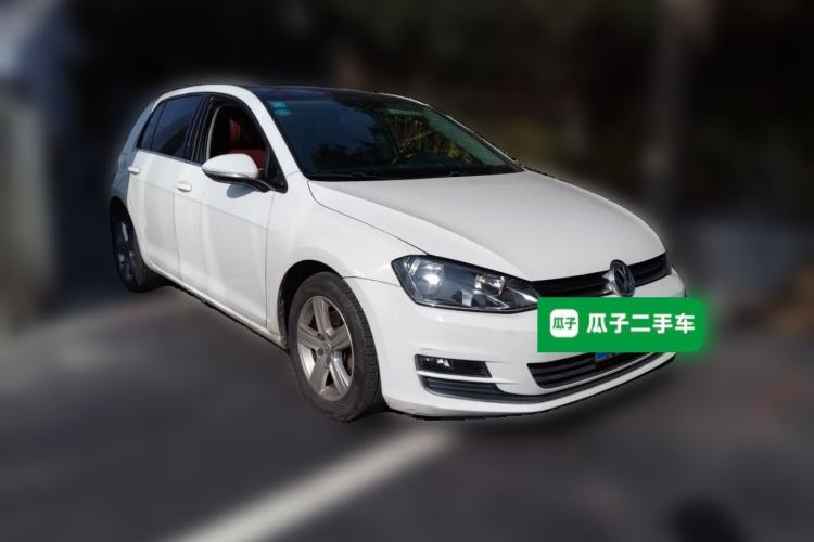 Used Volkswagen Golf 2016 230TSI Automatic Comfort Version Front Right 45 Deg