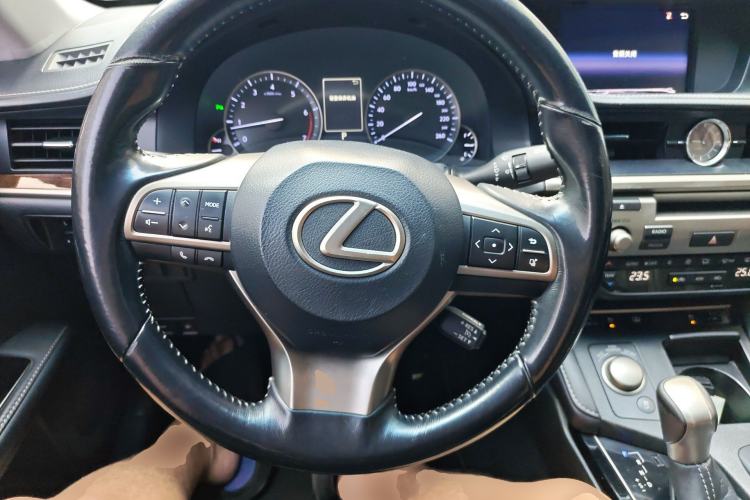 Used Lexus ES 2015 250 Elegant Edition Steering Wheel