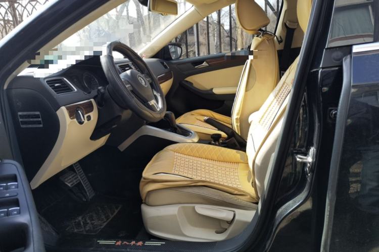 Used Volkswagen Sagitar 2012 1.8TSI Automatic Flagship Edition Left Front Seat