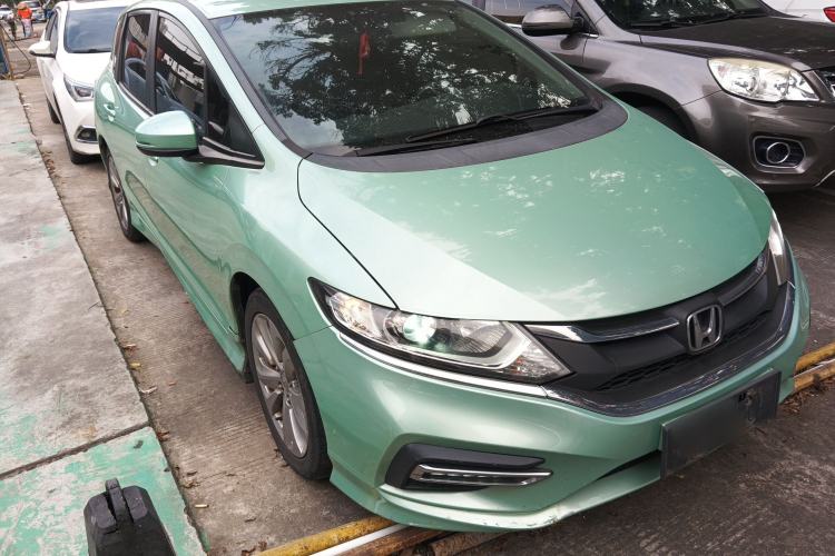 Used Honda Jade 2017 1.8L automatic Comfort version 5 seats
