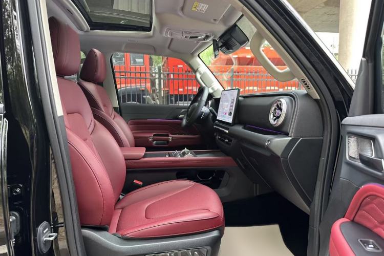 Used Tank 300 2025 2.0T Conqueror