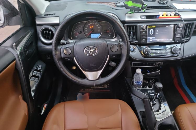 Used Toyota RAV4 2016 2.0L CVT Two-Wheel Drive Comfort Edition China V Standard
