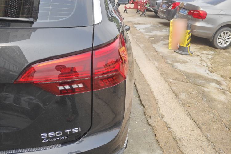 Used Volkswagen Tayron 2020 380TSI Four-Wheel Drive Luxury Connect Pro Edition Right Rear Taillight