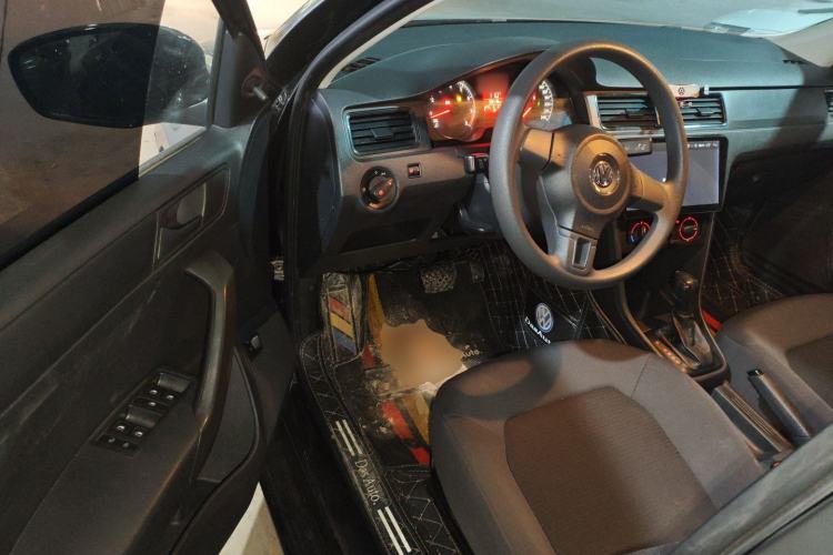 Used Volkswagen Santana 2015 1.6L Automatic Fashion Edition