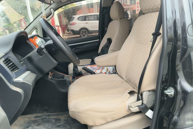 Used FORTHING Lingzhi 2022 M5 1.6L Practical 7-Seater