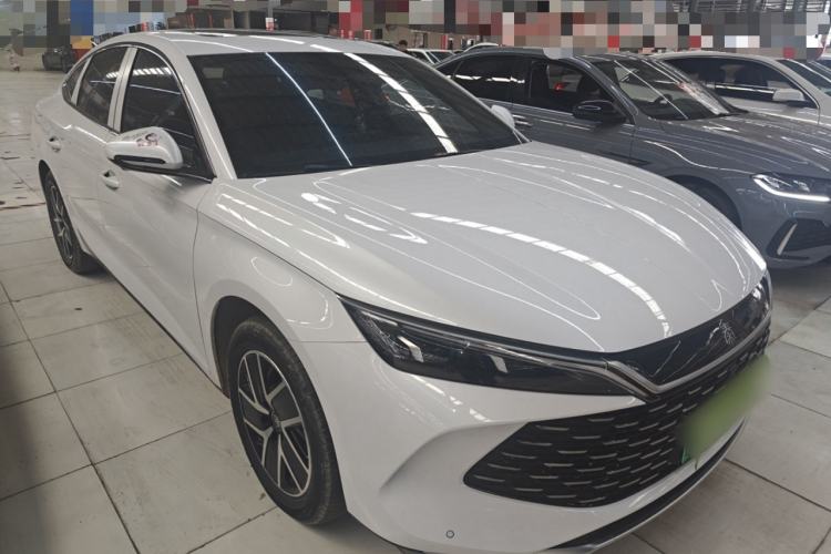 Used BYD Qin L 2024 DM-i 120KM Leading Model Front Right 45 Deg