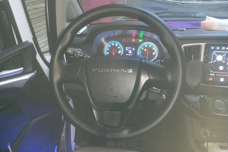 Used FORTHING Lingzhi M5 2022 Standard Edition Basic Model 9-Seater