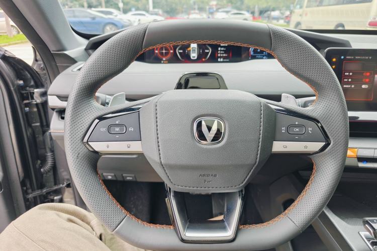 Used CHANGAN UNI-V 2025 1.5T 500Bar Prestige Version
